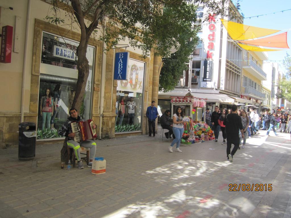 Апартаменты Downtown Living By 'Flats Nicosia' Номер фото